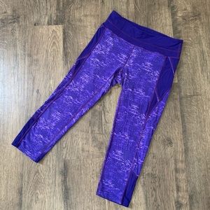 Women’s Athleta Purple Workout Capris Size Small